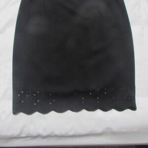 AMANDA AND CHELSEA BLACK LASER CUT SKIRT EUC